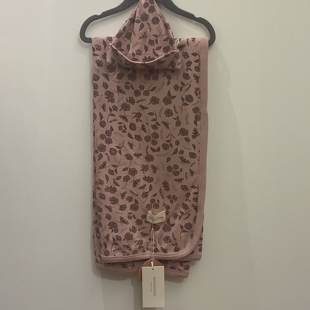 Makemake Organics Swaddle Blanket & Hat NWT